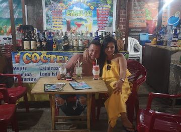 ecuador/montanita-beach/bar/cocteles-emilia