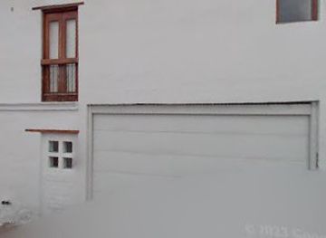 ecuador/quito/centro-historico/bar/edison-baquero