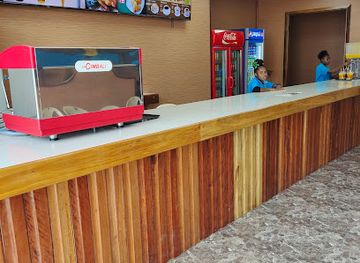 papua-new-guinea/madang-province/bar/hot-rooster