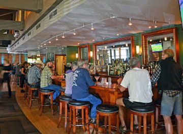 oregon/columbia-river-gorge/bar/riverside-lounge