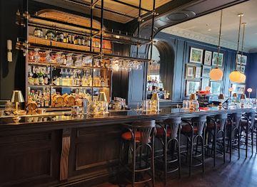 malaysia/penang/bar/farquhar-s-bar