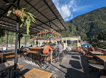 ecuador/southern-sierra/bar/crater-rooftop-bar