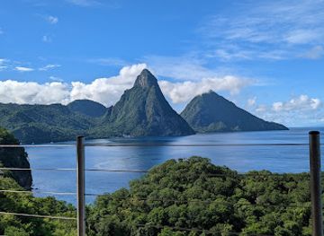 saint-lucia/tet-paul-scenic-trail/bar/jade-mountain-club