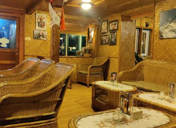 nepal/everest-base-camp/bar/the-irish-pub