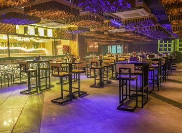 india/hyderabad/hitech-city/bar/pause-lounge-bar-nightclub