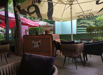 albania/fieri/bar/ten11-lounge