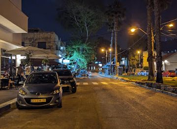 israel/haifa/bat-galim/bar/aviron-wine