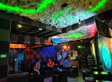 philippines/davao-city/poblacion-district/bar/graffiti-art-bar