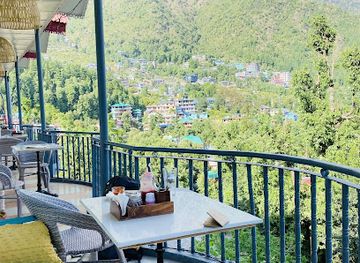 india/mcleodganj/bar/falafel-laffa-bar-bistro