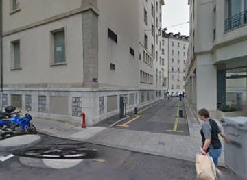 switzerland/geneva/les-paquis/bar/le-bar