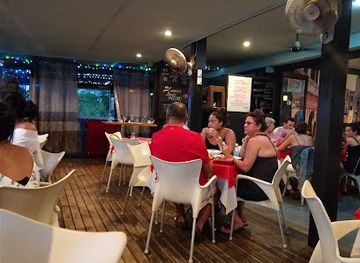 samoa/va-a-o-fonoti/bar/paddles-restaurant