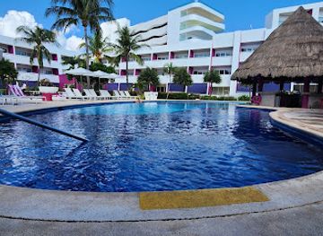 mexico/cancun/zona-hotelera/bar/quiet-pool-bar