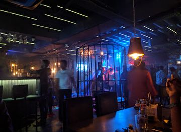 india/siliguri/bar/high-five