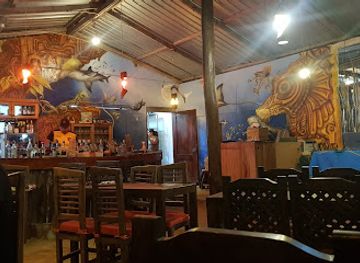 ecuador/galapagos-islands/bar/the-galapagos-lighthouse