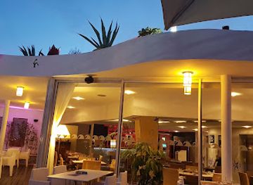 morocco/tensift/bar/sky-bar-hotel-renaissance