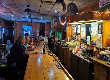 illinois/mississippi-palisades-state-park/bar/jerod-s-bar-grill