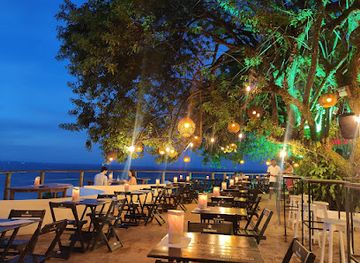 brazil/serra-do-mar/bar/toca-do-morcego-chill-out-bar-dance-club