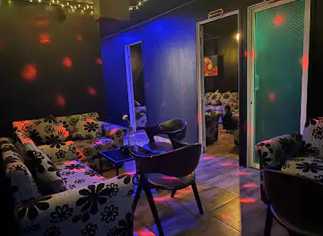 HH Lounge & Restaurant