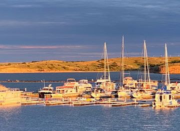 south-dakota/lake-oahe/bar/spring-creek-resort-restaurant-and-lounge