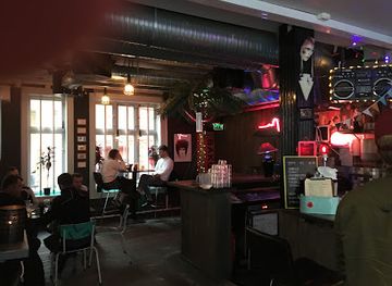 norway/oslo/grunerlokka/bar/rebell