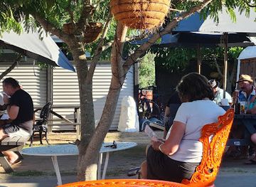 new-zealand/abel-tasman-national-park/bar/molly-b-s