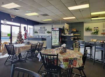 kentucky/land-between-the-lakes-national-recreation-area/bar/blue-collar-grill