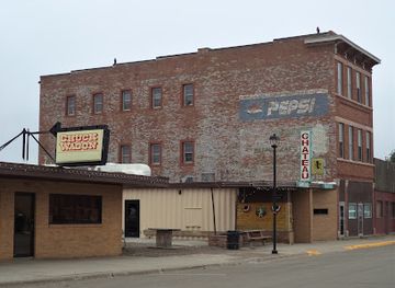 south-dakota/lake-oahe/bar/chateau-lounge
