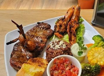 el-salvador/lake-coatepeque/bar/tiki-island-hostal-y-restaurante-lago-coatepeque