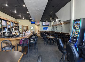 michigan/muskegon/bar/no-name-saloon