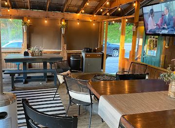 new-york/chautauqua-allegheny/bar/the-green-door-tavern