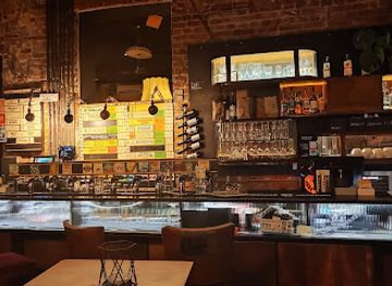 poland/warsaw/srodmiescie/bar/kufle-i-kapsle