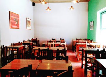 argentina/rosario/microcentro/bar/allison-pool-pub