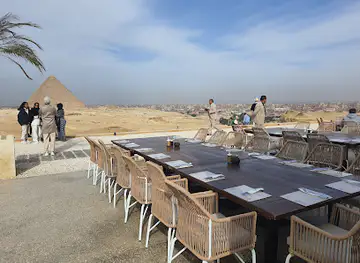 9 Pyramids Lounge