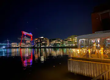 River Restaurant On The Pier