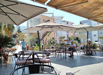 albania/kurbin/bar/bar-reanto