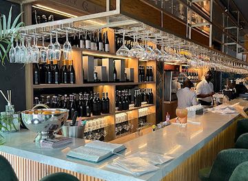 south-africa/cape-winelands/bar/qbar-by-quoin-rock