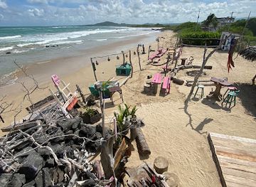 ecuador/pacific-coast/bar/pink-iguana-bar