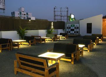 india/pune/wakad/bar/bottomsup-nx-family-resto-and-lounge