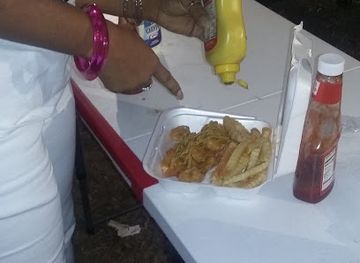 florida/apalachicola/bar/q-s-corner-cocktail-lounge