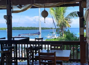 honduras/mosquito-coast/bar/jonesville-point-marina-s-a-trico-bar-grill