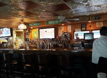 wisconsin/western-uplands/bar/sullivan-saloon