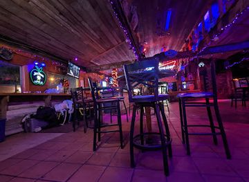 Mudbugs Dive Bar