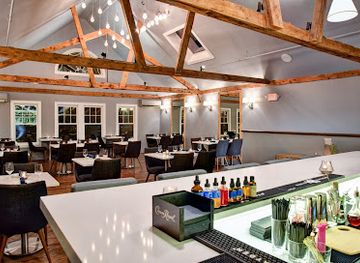 maine/kennebunkport/bar/old-vines-kennebunk