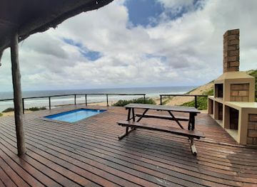 mozambique/banhine-national-park/bar/esperanza-beach-lodge