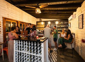 honduras/cayos-cochinos/bar/bodega-22-cigar-whiskey-wine-bar