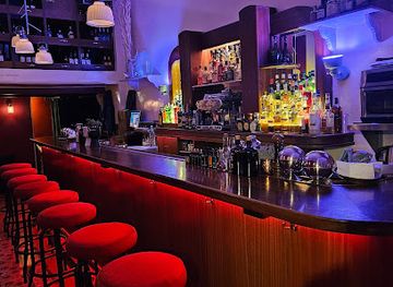 lebanon/beirut/bar/madmen