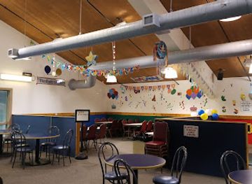 nebraska/eugene-t-mahoney-state-park/bar/e-t-mahoney-state-park-activity-center-venture-climb-and-seasonal-ice-skating-rink