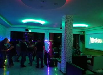 ecuador/manabi-region/bar/blue-clovers