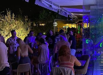 croatia/split/bacvice/bar/terrazzo-bar