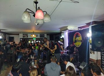 ecuador/guayaquil/bar/revolver-bar